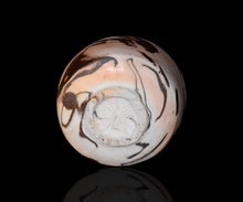 画像をギャラリービューアに読み込む, アマンダトン The Perfect Imbalance 窯変黒白磁茶盌「火舞影」
