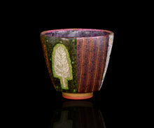 画像をギャラリービューアに読み込む, 伊藤北斗 釉刻色絵金銀彩 面取ぐい呑 -Hedgehog-
