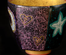 画像をギャラリービューアに読み込む, 伊藤北斗 釉刻色絵金銀彩 面取ぐい呑 -Cat-
