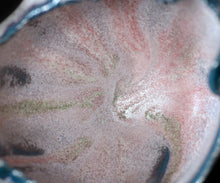 画像をギャラリービューアに読み込む, 加藤真美 フロスト釉 酒盃「玄武」
