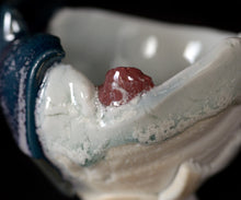 画像をギャラリービューアに読み込む, 加藤真美 フロスト釉 酒盃「丹頂」
