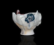 画像をギャラリービューアに読み込む, 加藤真美 フロスト釉 酒盃「丹頂」
