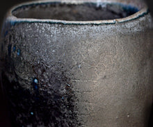 Load image into Gallery viewer, Hiroshi Gozeki Sohen-guro Chawan Singularity #1
