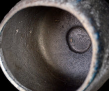 Load image into Gallery viewer, Hiroshi Gozeki Sohen-guro Chawan Singularity #1
