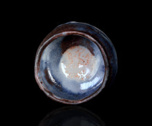Load image into Gallery viewer, Kan Matsuzaki Sōryū Shino Chawan
