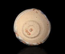 Load image into Gallery viewer, Kan Matsuzaki Sōryū Shino Chawan
