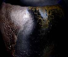 Load image into Gallery viewer, Hiroshi Gozeki Tousai Sohen-guro Chawan
