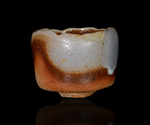 Load image into Gallery viewer, Hiroshi Goseki Hiyama Bizen chawan Emerald flowsion
