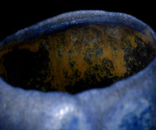 Load image into Gallery viewer, Hiroshi Gozeki Sohen-Guro Chawan Communion
