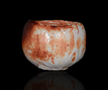 Load image into Gallery viewer, Ryotaro Kato Shino Chawan “Kakujaku”
