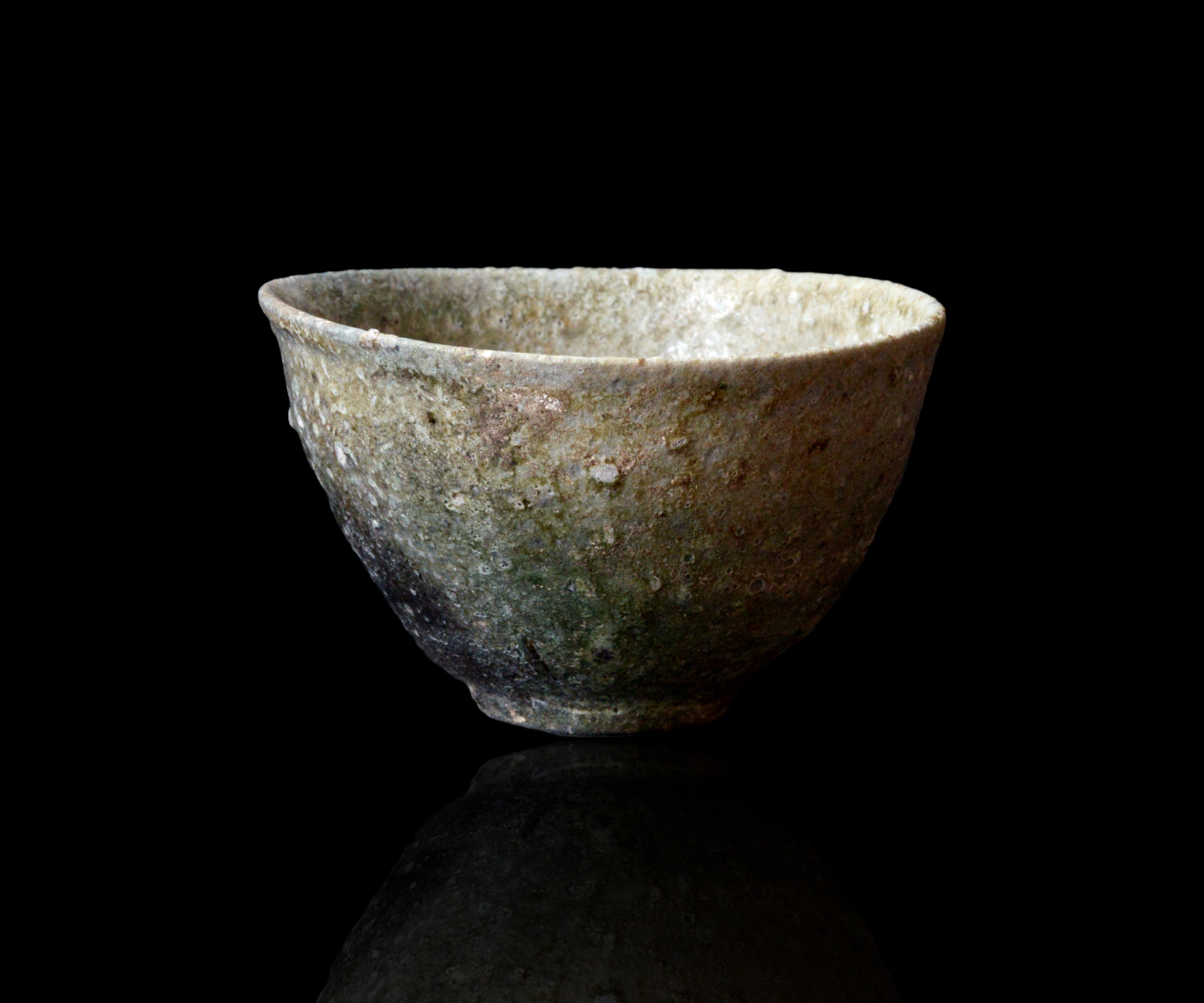 三藤るい 灰釉茶碗 – 窯と土～Kama-to-tsuchi～