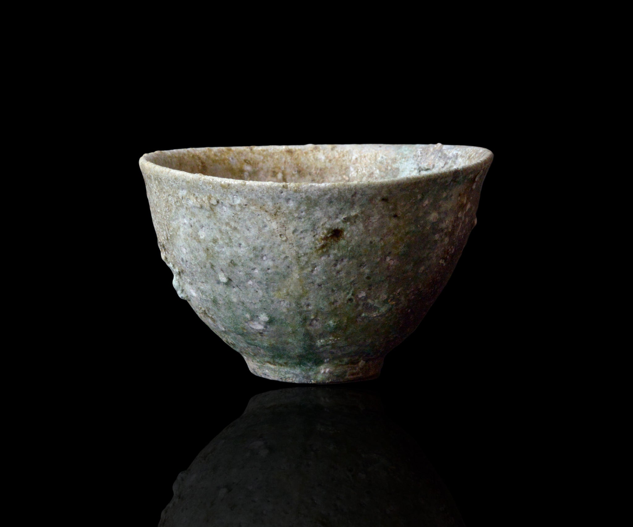 三藤るい 灰釉茶碗 – 窯と土～Kama-to-tsuchi～