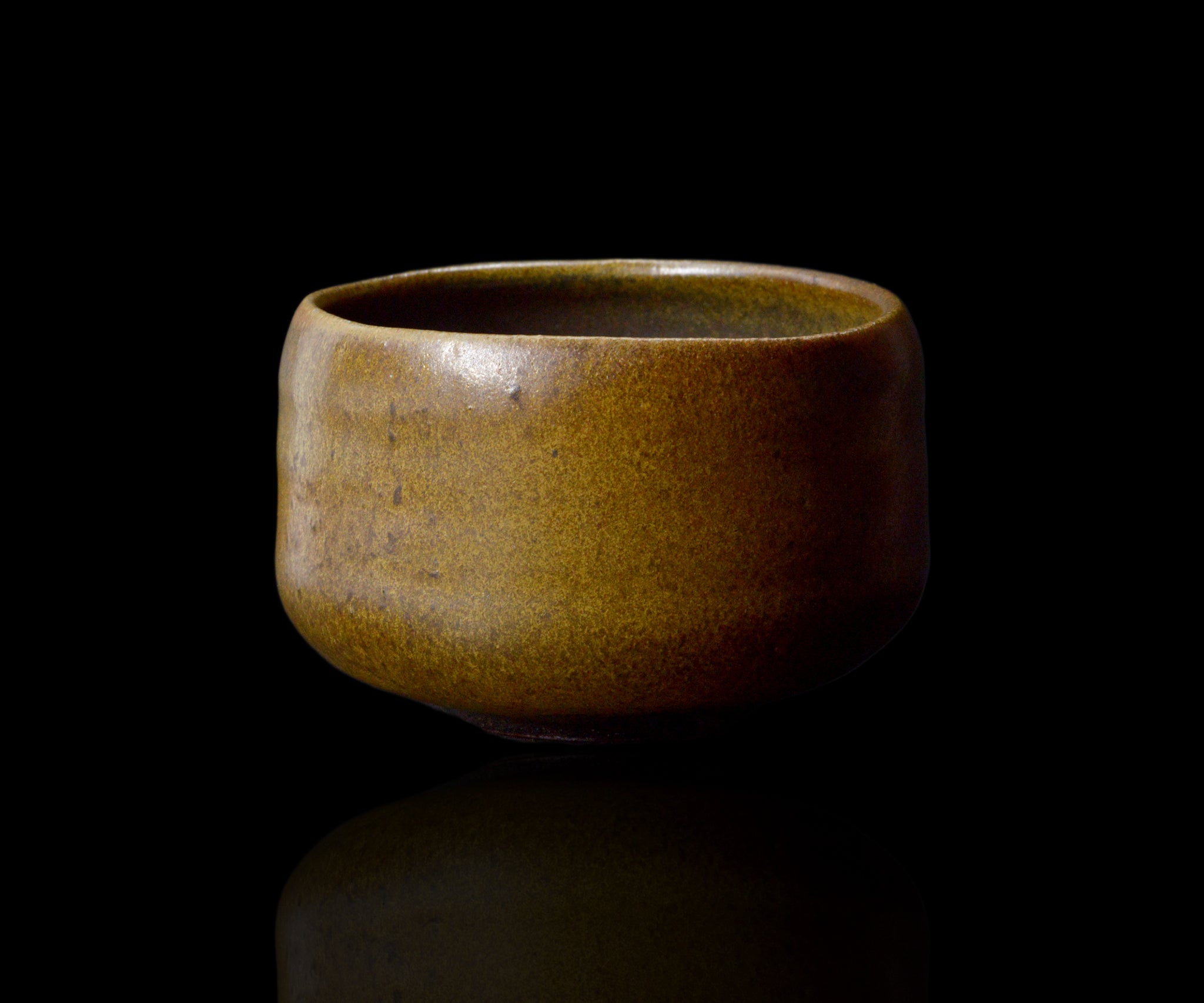 三藤るい 黒唐津小服茶碗 – 窯と土～Kama-to-tsuchi～