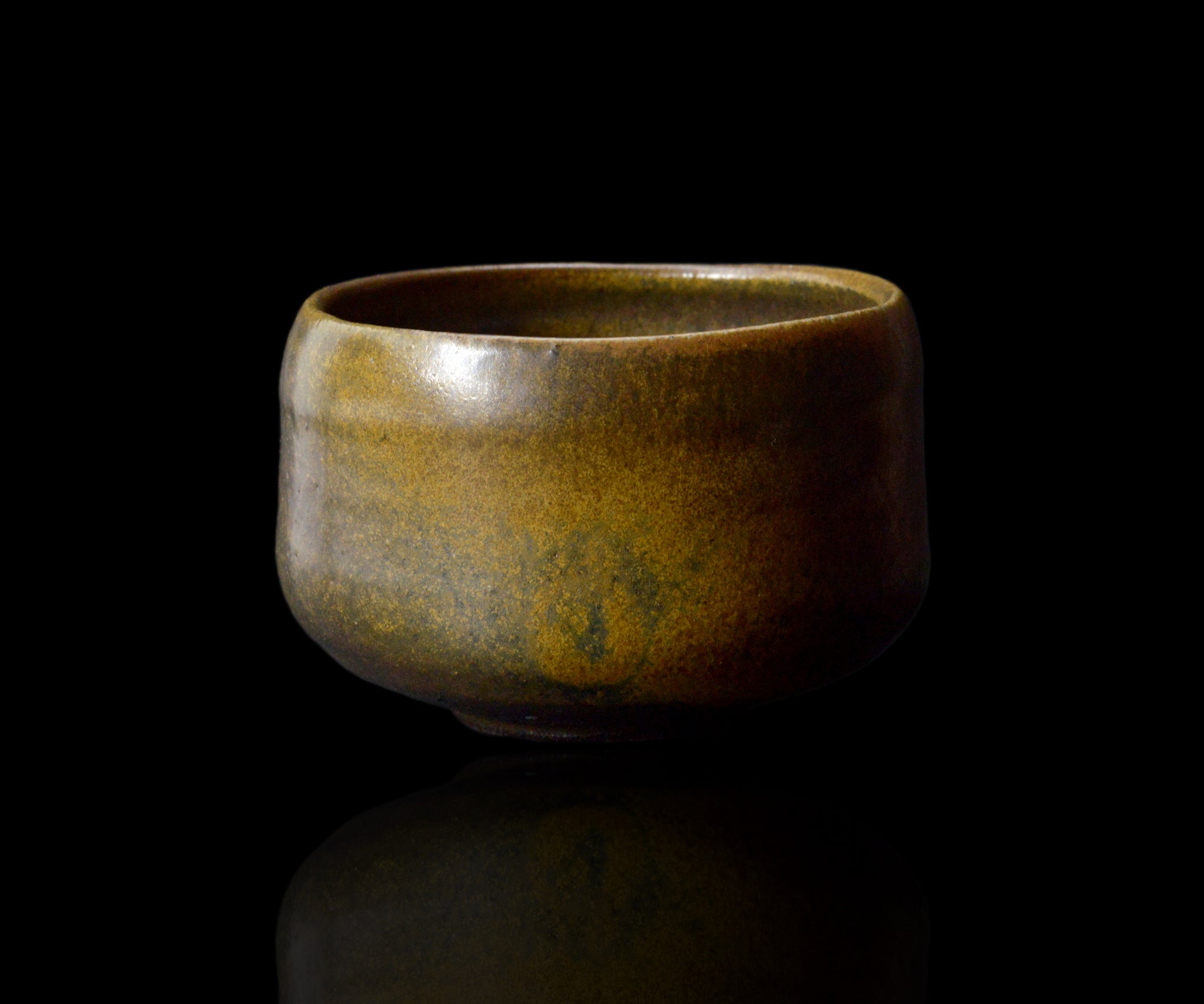 三藤るい 黒唐津小服茶碗 – 窯と土～Kama-to-tsuchi～