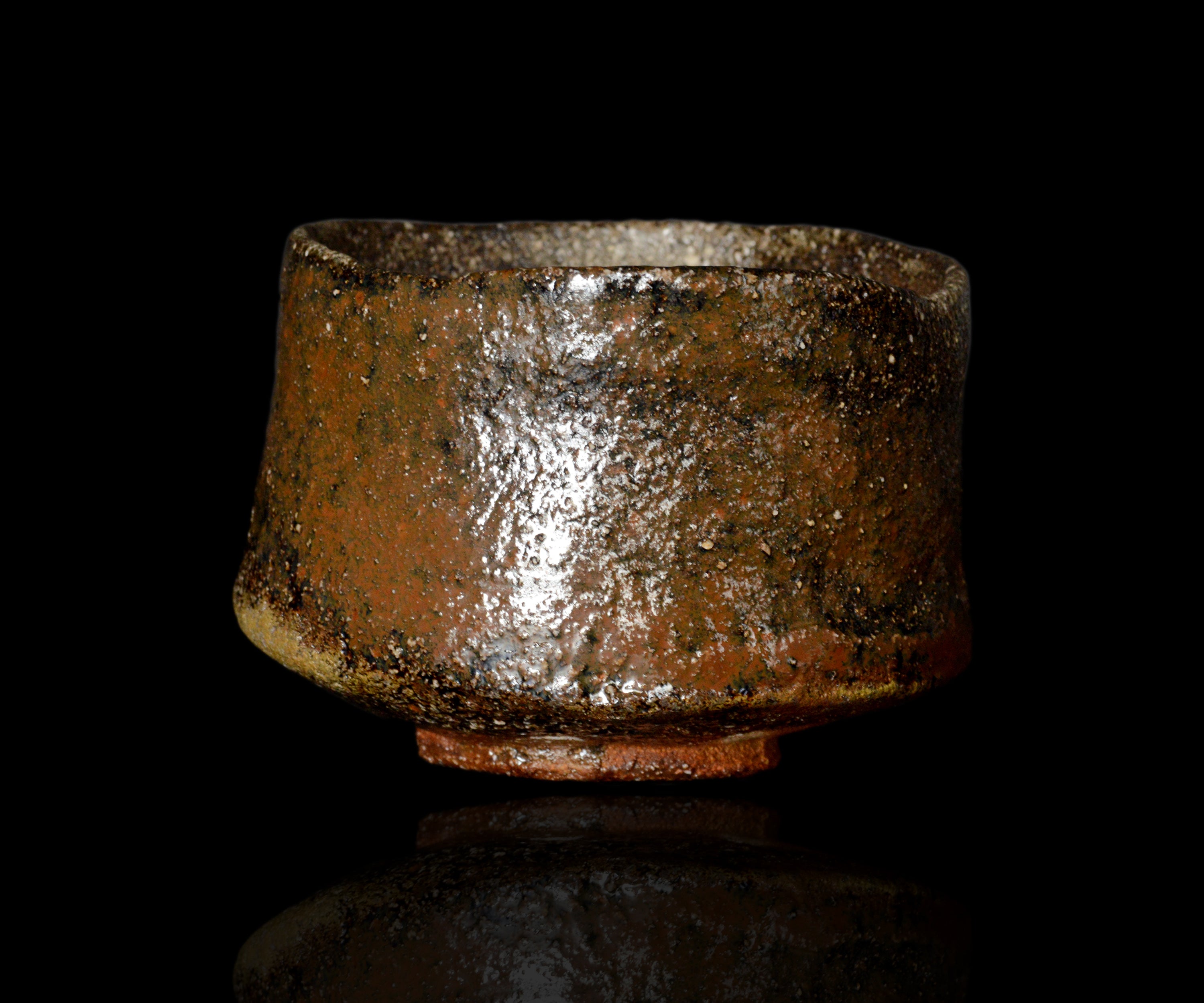 西浦武 越前鉄釉茶盌 – 窯と土～Kama-to-tsuchi～