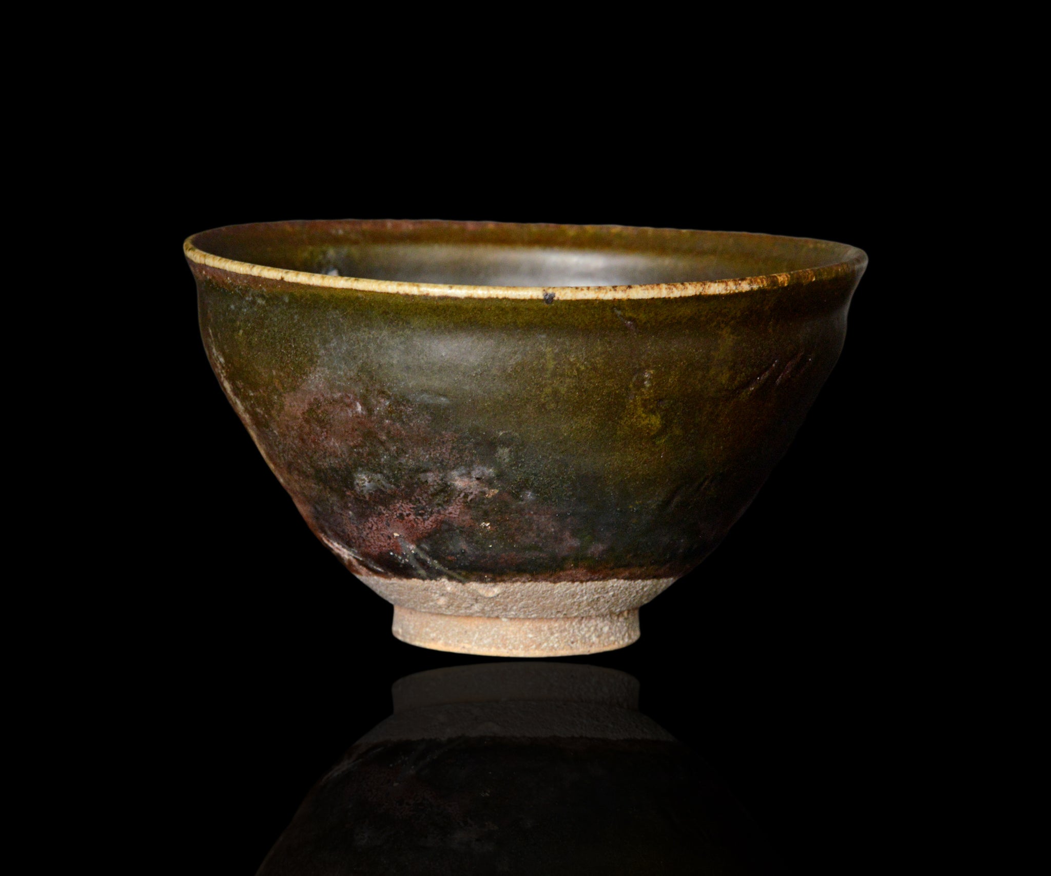 中国　黒釉　唐草文　天目茶碗　C　6518 あの大人気国宝が宙に浮く!?「黒の奇跡・曜変天目の秘密」開催