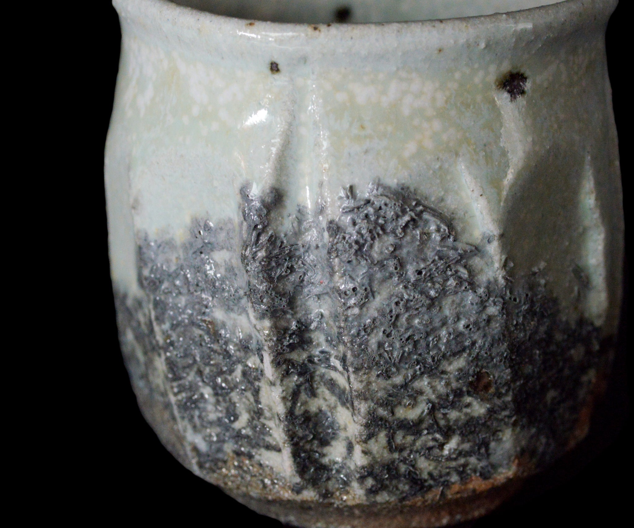 マイケルマルティノ 斑唐津ぐい呑 – 窯と土～Kama-to-tsuchi～