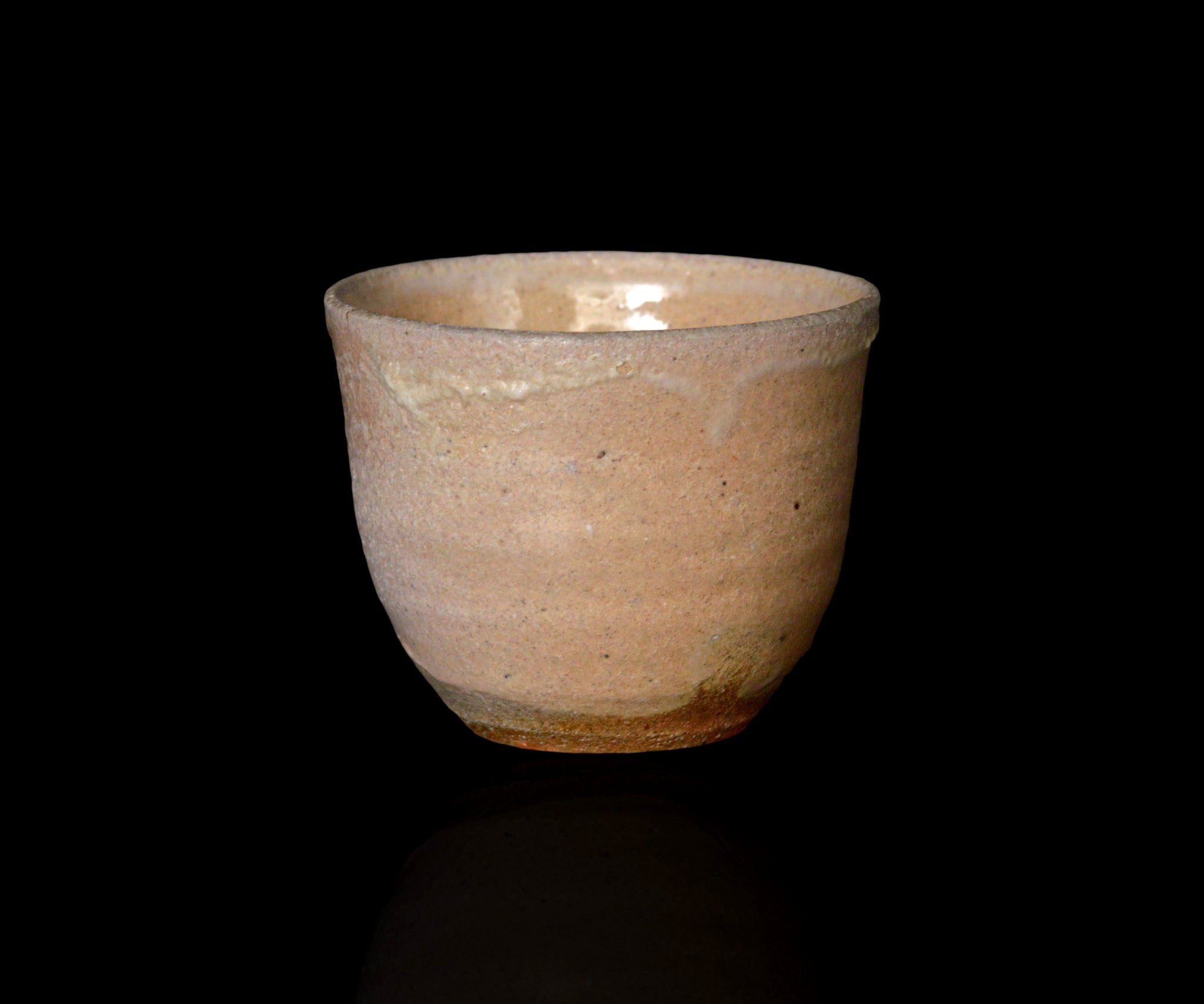 唐津焼  ぐい呑 □唐津志野酒呑 / 碇 健 作品 口径:約6.0センチ 高さ:約5.5