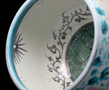 画像をギャラリービューアに読み込む, アリシェルナジロフ 青花線刻茶碗
