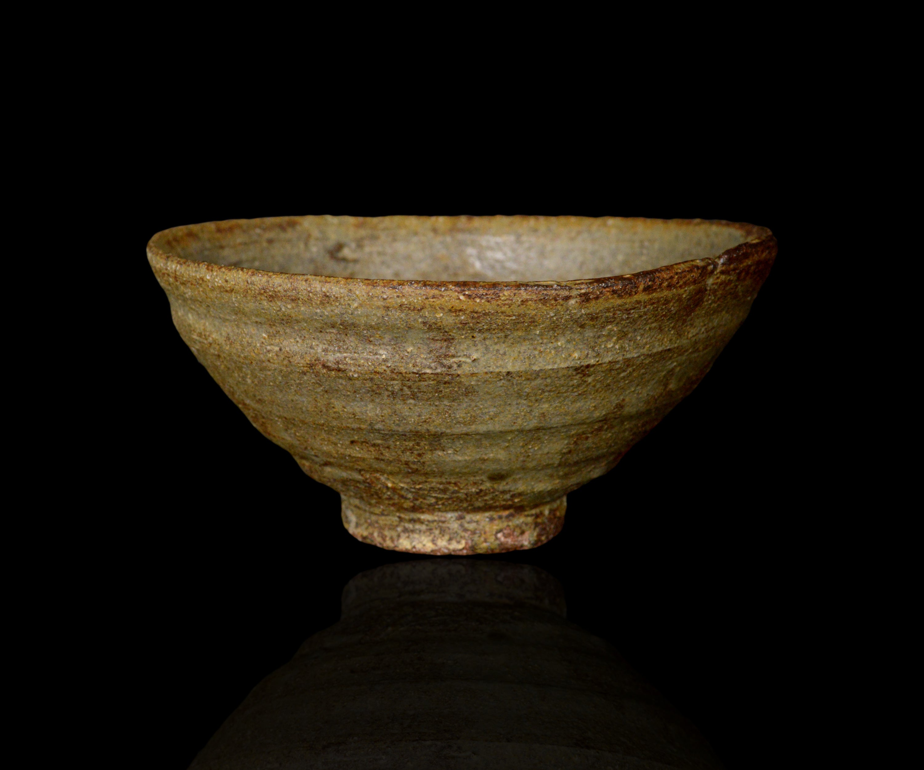 三藤るい 柿の蔕茶碗 – 窯と土～Kama-to-tsuchi～