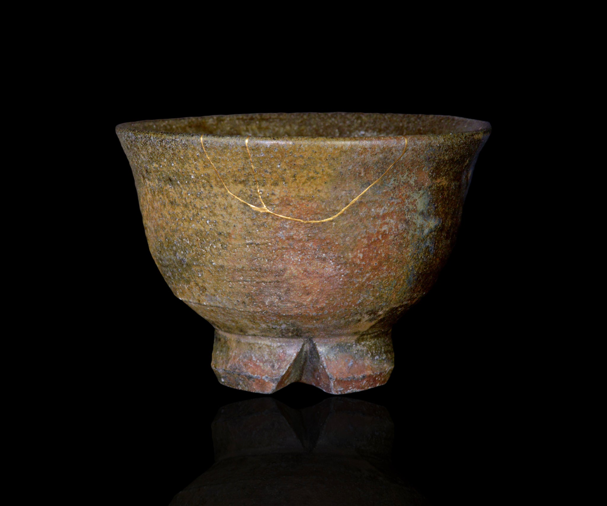 三藤るい 青唐津割高台茶碗 – 窯と土～Kama-to-tsuchi～