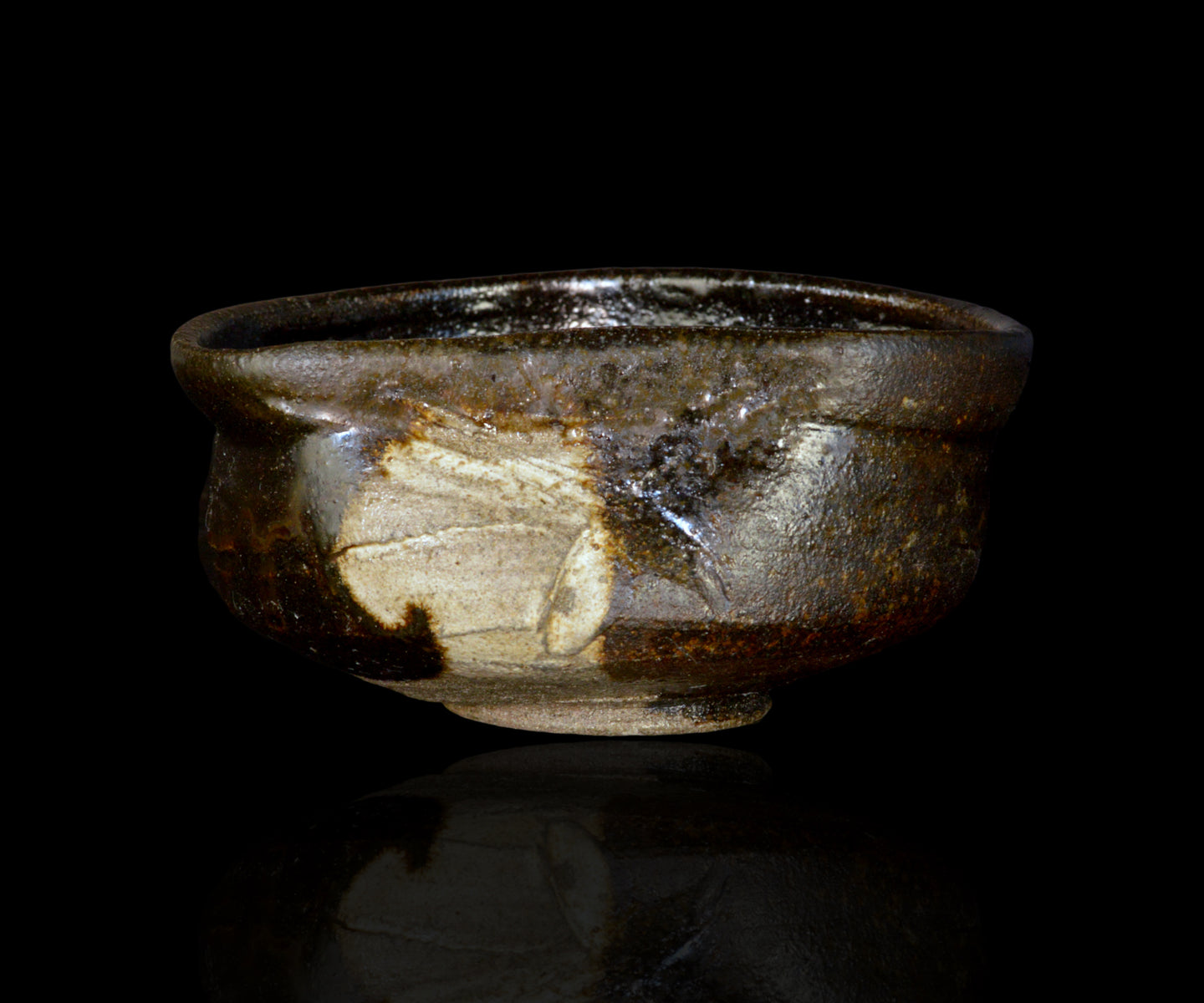 三藤るい 唐津黒織部茶碗