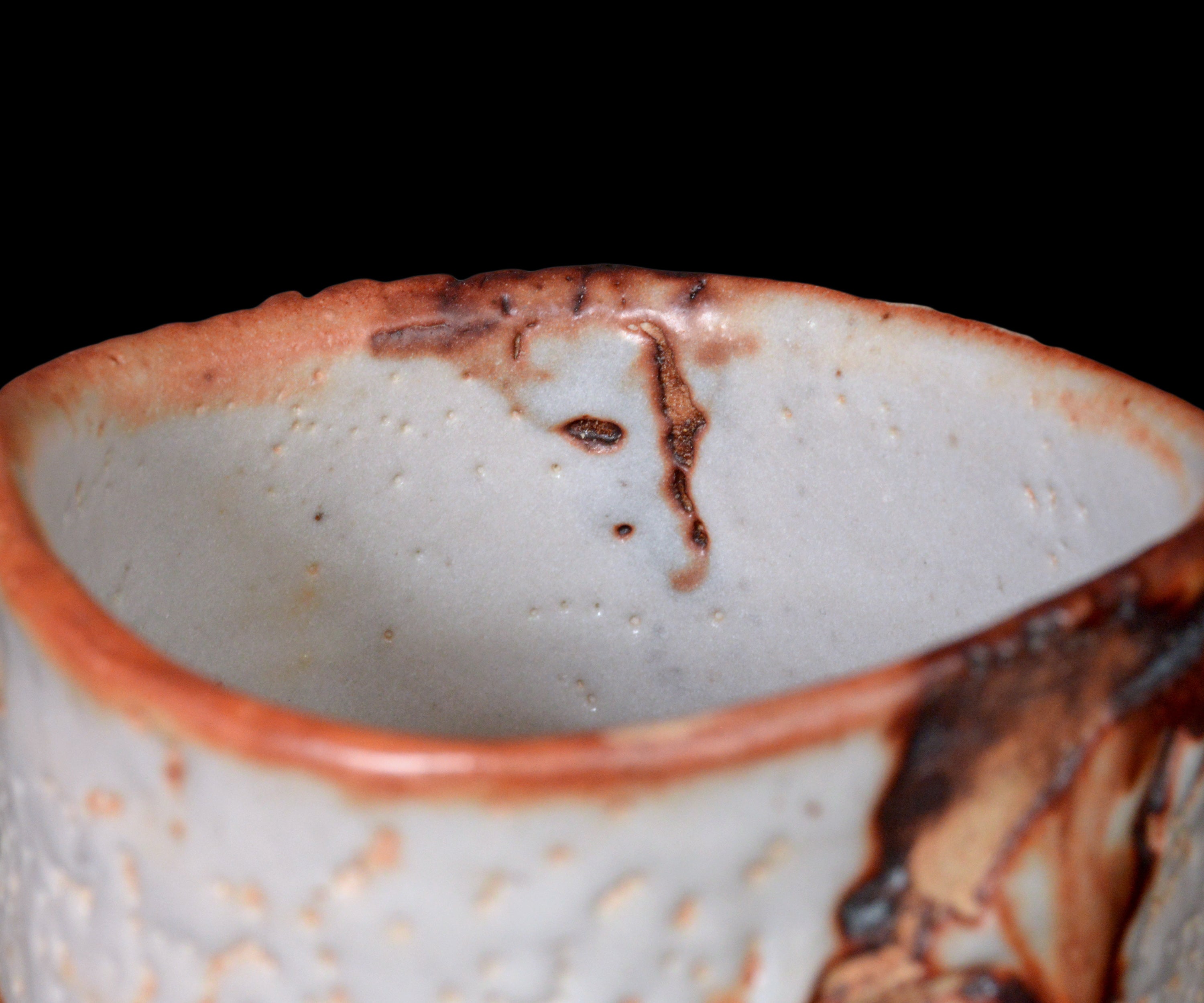 鼠志野茶盌　加藤 亮太郎 加藤亮太郎 / 鼠志野茶碗（一点物） – HULS GALLERY TOKYO | 現代工芸