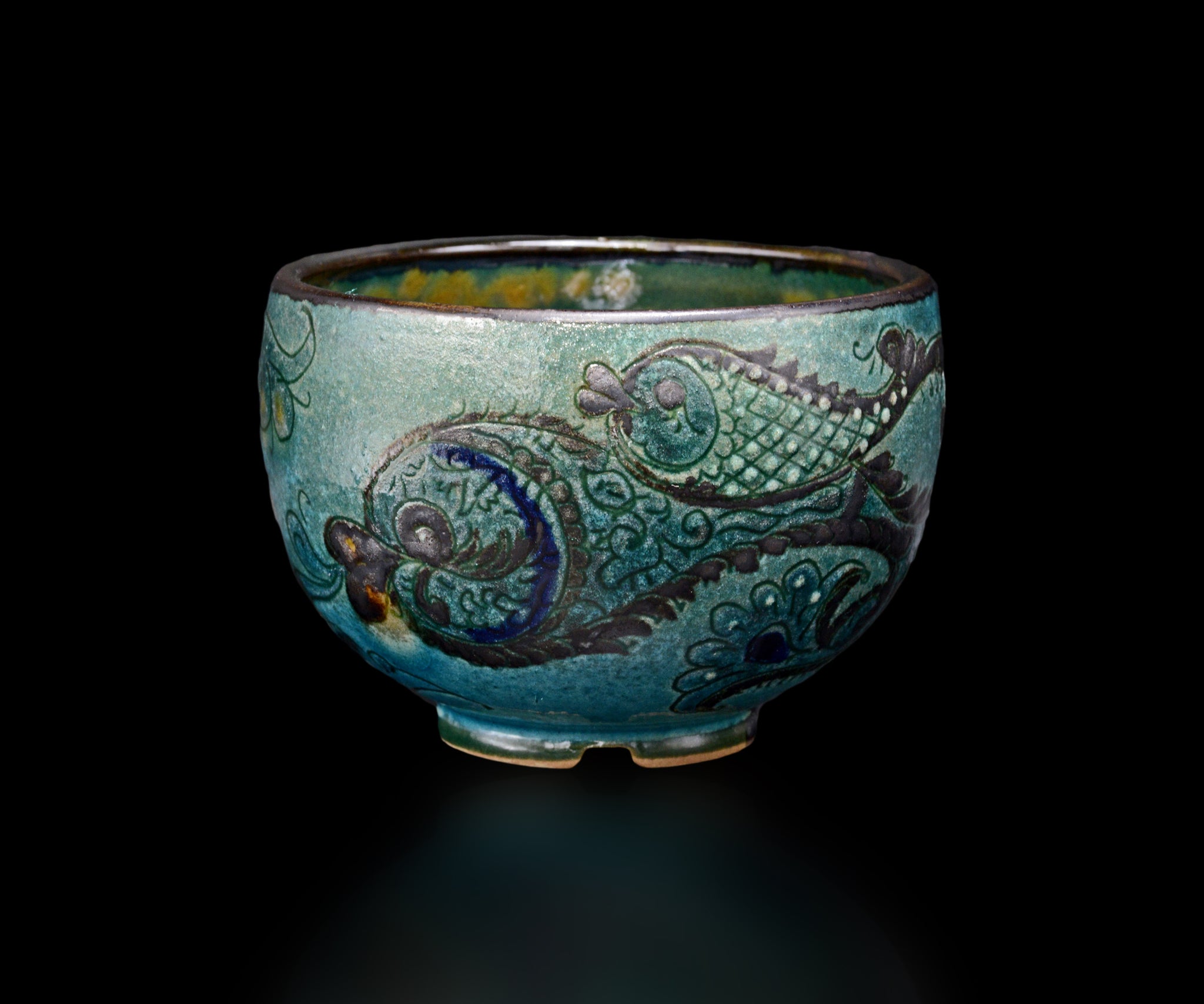 アリシェルナジロフ 魚文線刻切高台茶碗 – 窯と土～Kama-to-tsuchi～