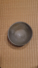 ギャラリービューア光藤佐 灰釉茶碗に読み込んでビデオを見る
