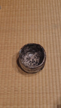 ギャラリービューア今西公彦 白丹波刳貫茶盌に読み込んでビデオを見る
