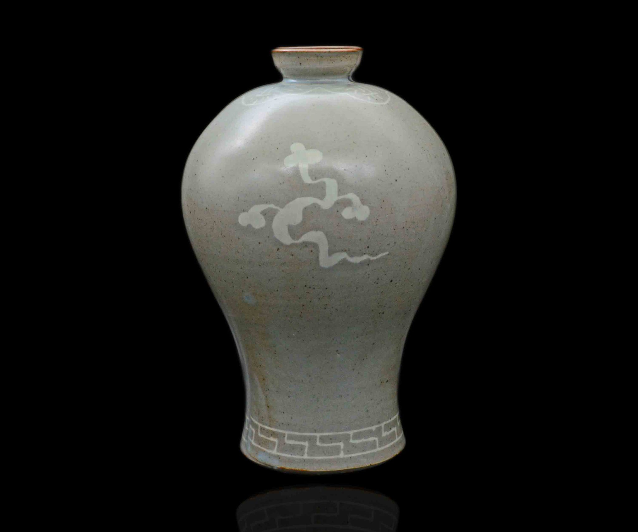 光藤佐 青磁象嵌梅瓶 – 窯と土～Kama-to-tsuchi～