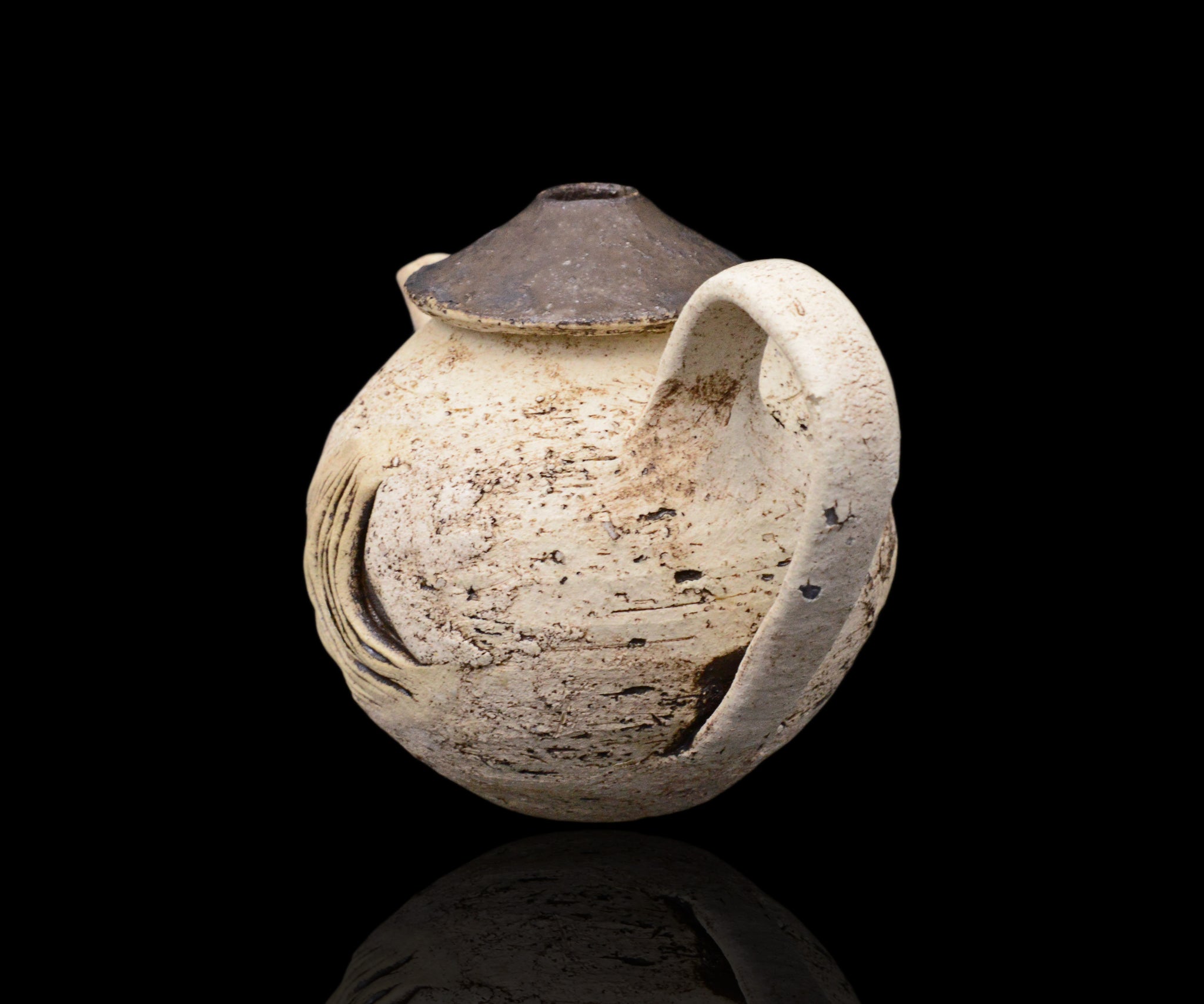 泉田之也 積層粉引茶壺 – 窯と土～Kama-to-tsuchi～