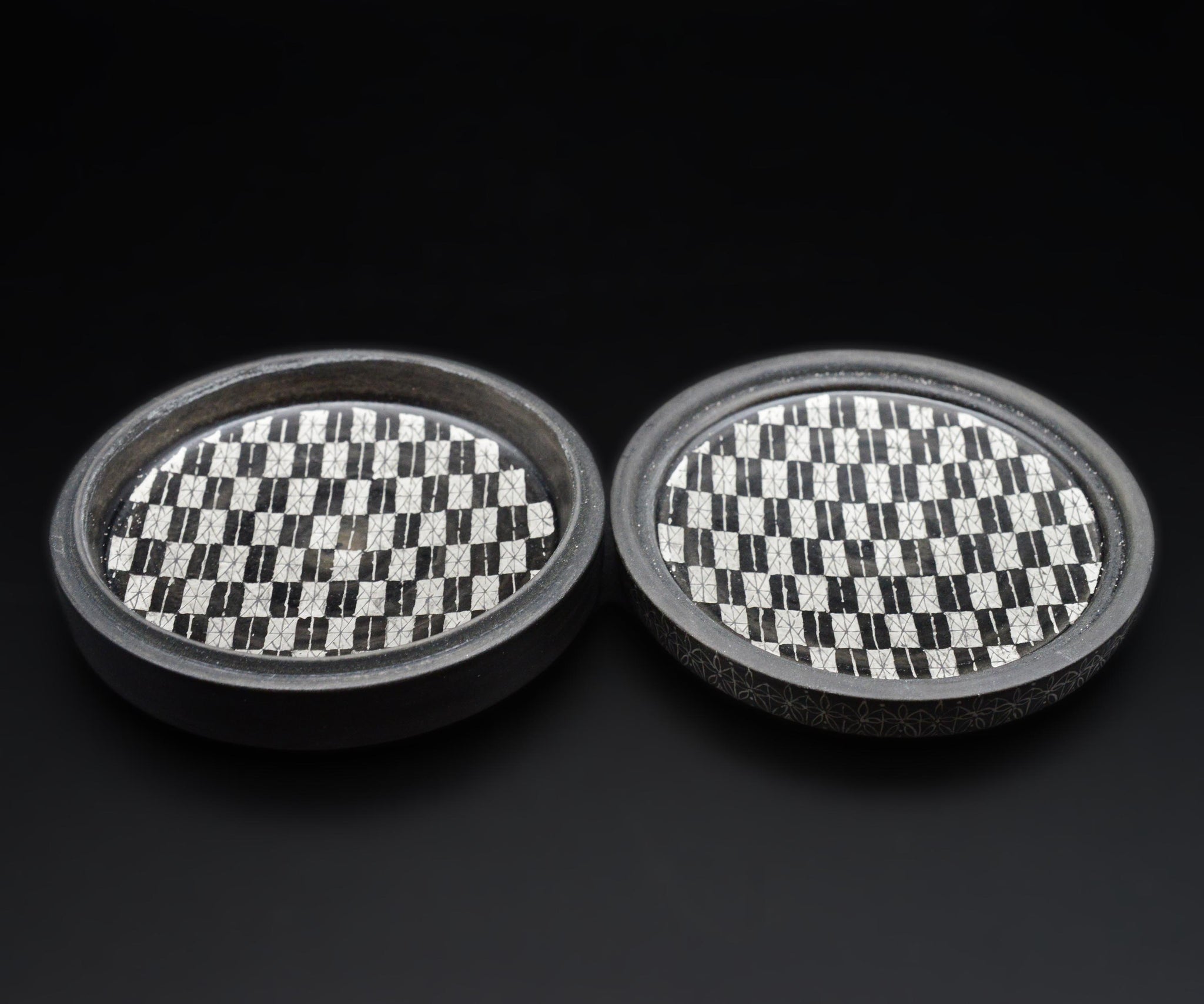 多田幸史 幾何紋白金彩 合子 – 窯と土～Kama-to-tsuchi～