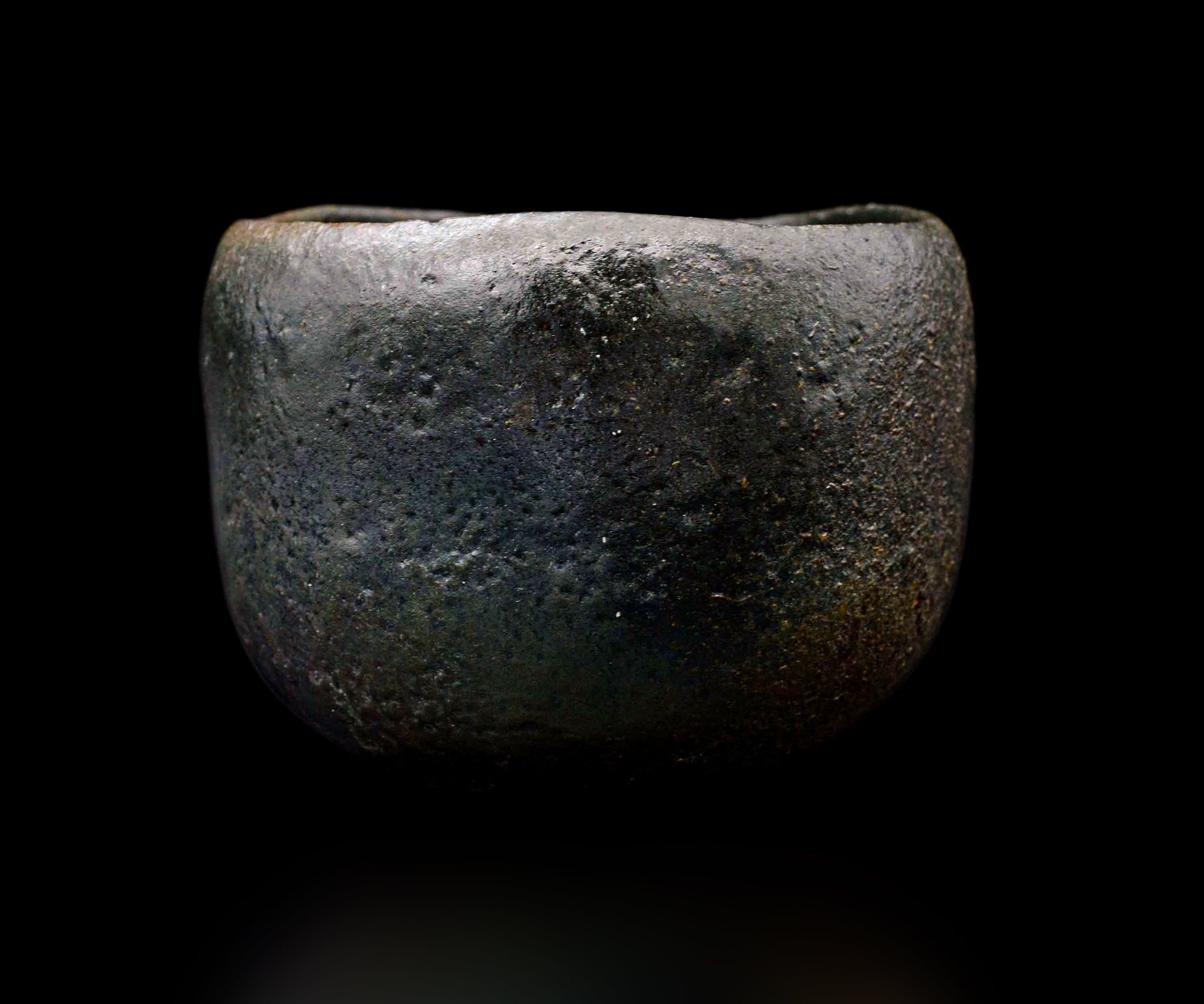 錆黒茶碗　加藤亮太郎 錆黒茶碗 加藤亮太郎 陶芸家・加藤亮太郎 作陶20年―