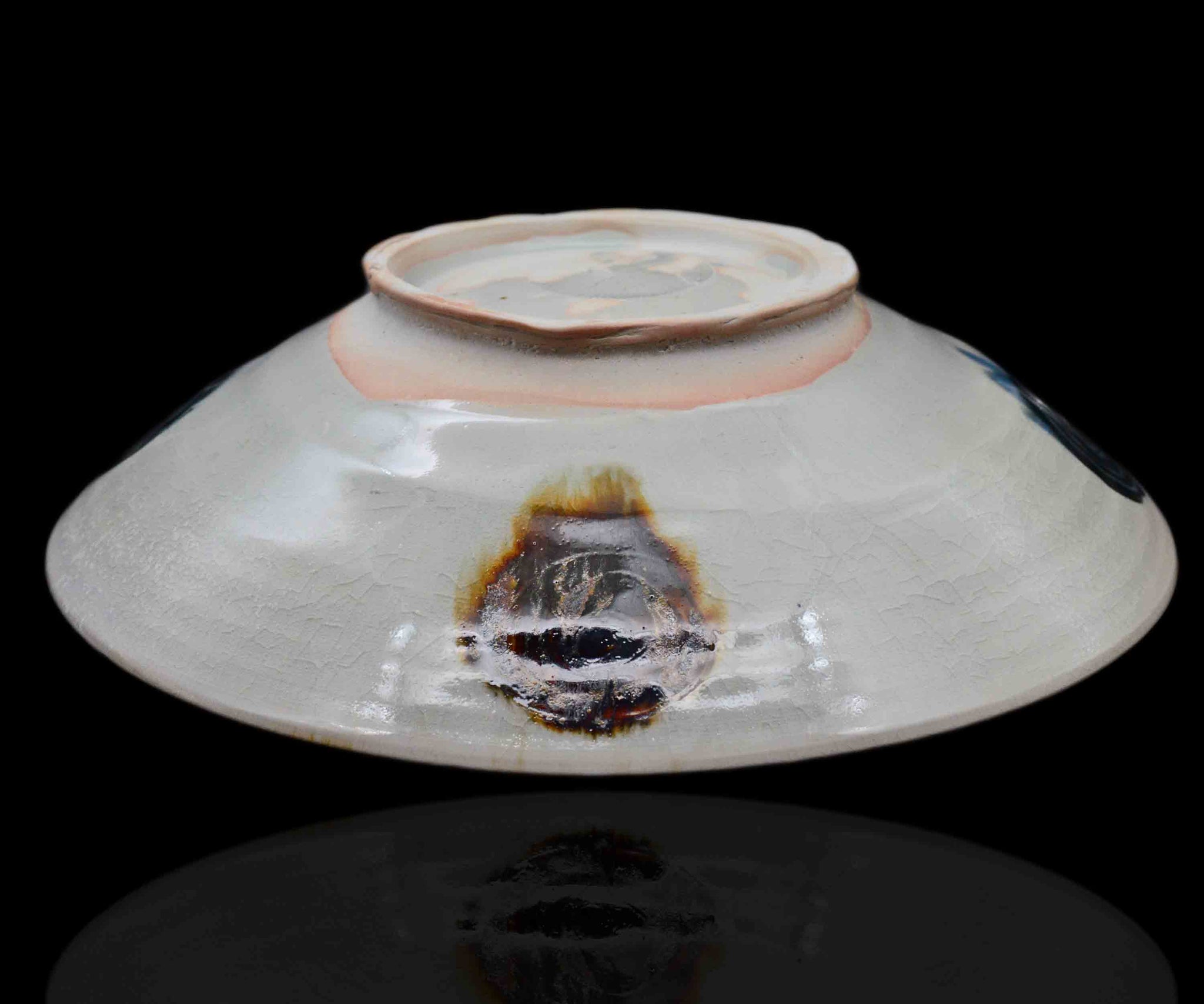 光藤佐 皿 光藤佐 鉄絵線刻龍紋皿 9寸 – 窯と土～Kama-to-tsuchi～